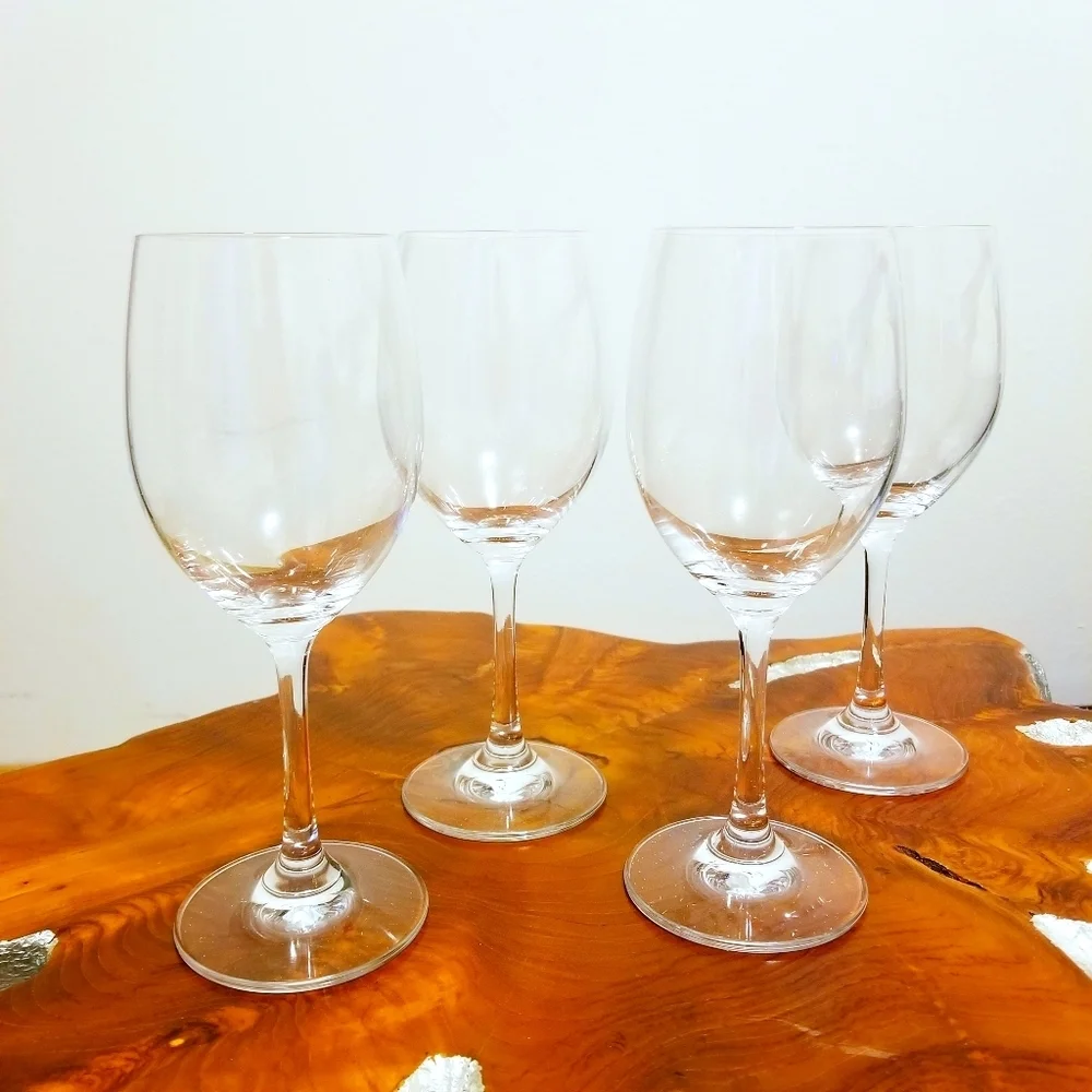 NEW crystal wine glasses set of 4